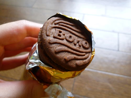 【Nestle】Bono チョコレート風味のビスケット_c0152767_2115557.jpg