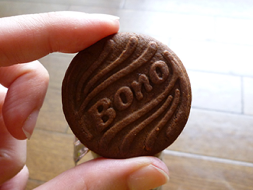 【Nestle】Bono チョコレート風味のビスケット_c0152767_21175177.jpg