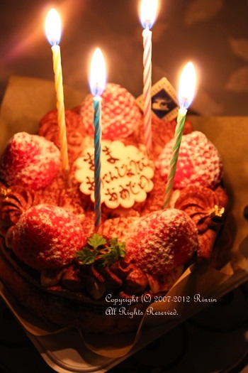 誕生日のテーブル。_e0237680_1617415.jpg