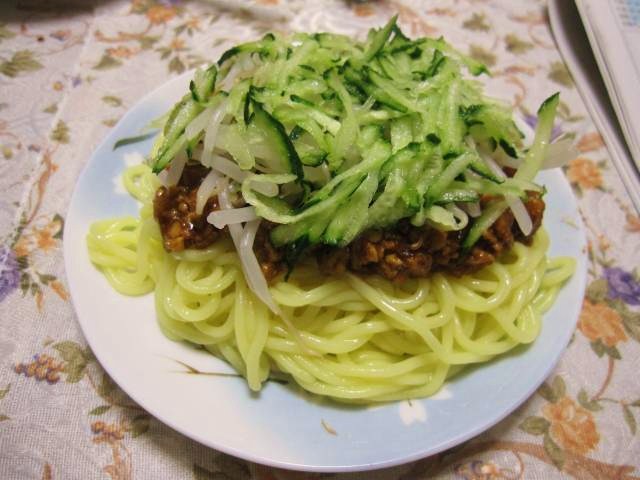 冷製ジャージャー麺_b0028598_15305441.jpg