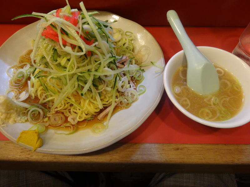 横浜は関内で夏に必ず食べたくなるにんにく冷やし中華・刻み葱トッピングがあります。_c0225997_0535875.jpg