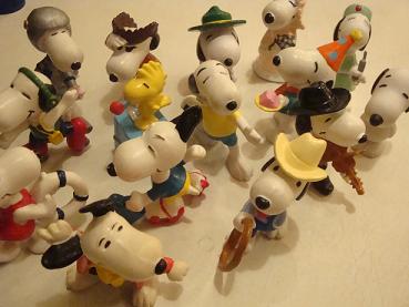 ヴィンテージ スヌーピー PVC フィギュア DETERMINED/ whitman\'s snoopy PEANUTS☆ _f0197946_1931271.jpg