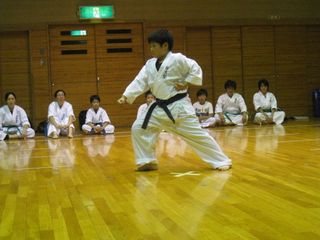 土曜空手 夏季昇級審査会最終日!_c0118332_22475925.jpg