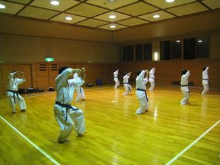 土曜空手 夏季昇級審査会最終日!_c0118332_2248432.jpg