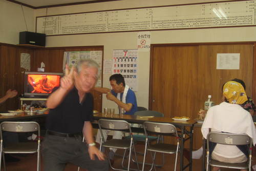 町会納涼盆踊り大会かたずけ、反省会_e0149405_12141831.jpg