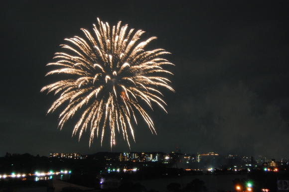 8月1日の花火大会、ご家族でぜひ。_d0116009_11414021.jpg