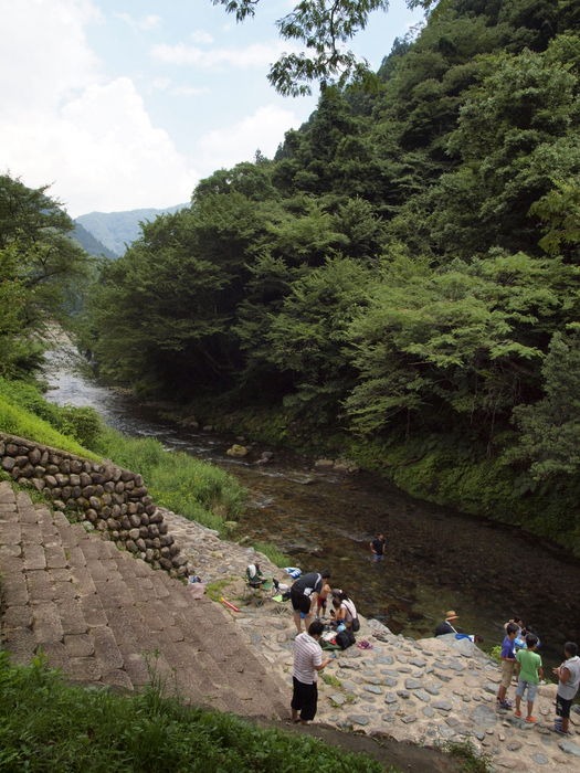 湯来ロッジ裏の水内川_c0116915_23505217.jpg