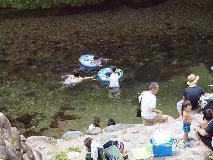 湯来ロッジ裏の水内川_c0116915_23512874.jpg