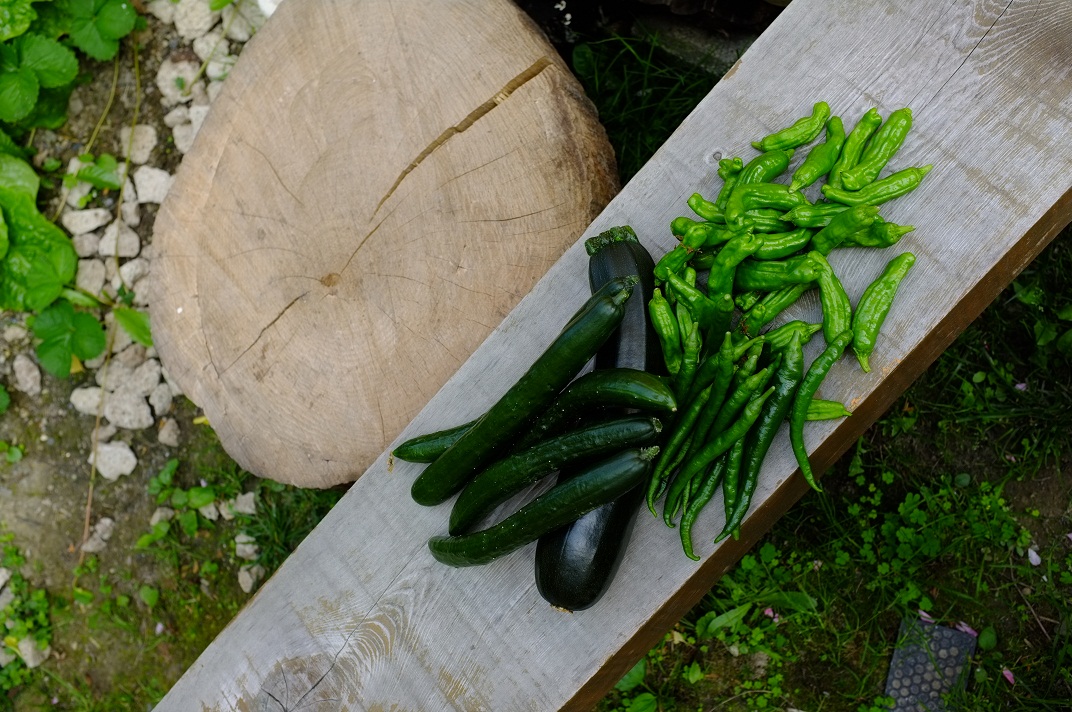 野菜の頂きモノと夏の朝食_f0034392_18264870.jpg