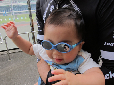 大村慶二選手のお子様用サングラスレビュー_c0003493_1127817.jpg