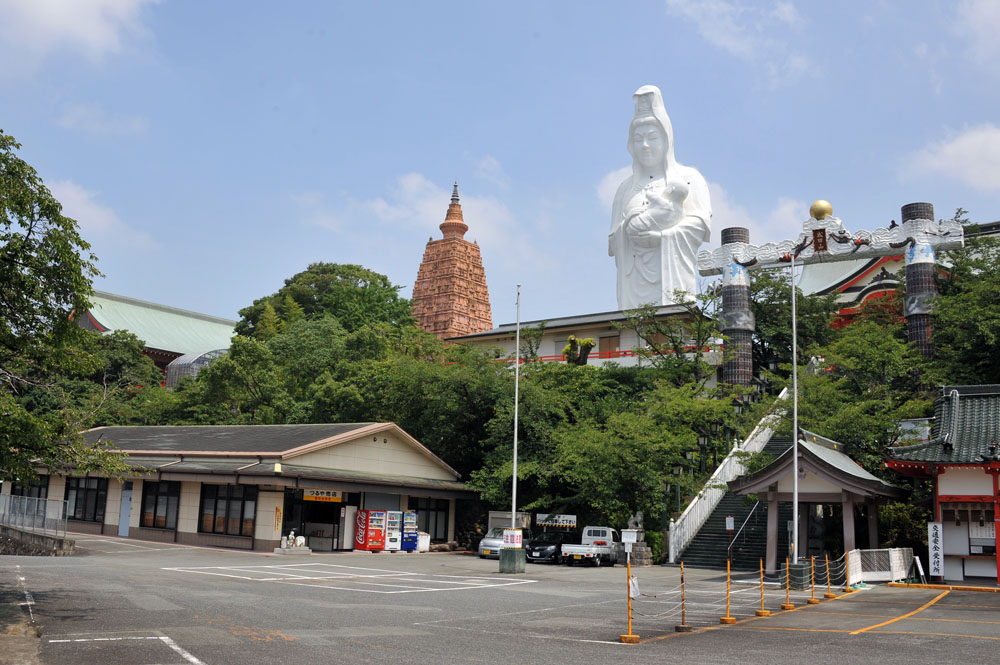 成田山 慈母観音像_a0042310_10205640.jpg