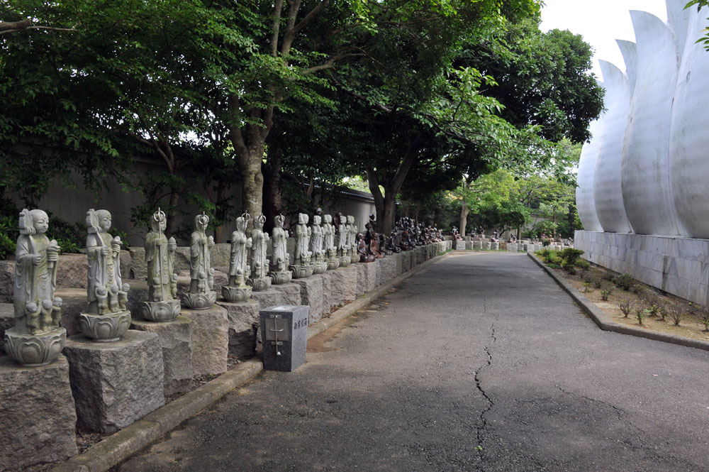 成田山 慈母観音像_a0042310_1121449.jpg