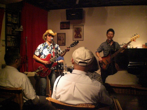 a0248831_21284433.jpg