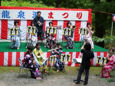 夏真っ盛り!「龍泉洞夏まつり」が熱かったのだ_b0206037_9581686.jpg