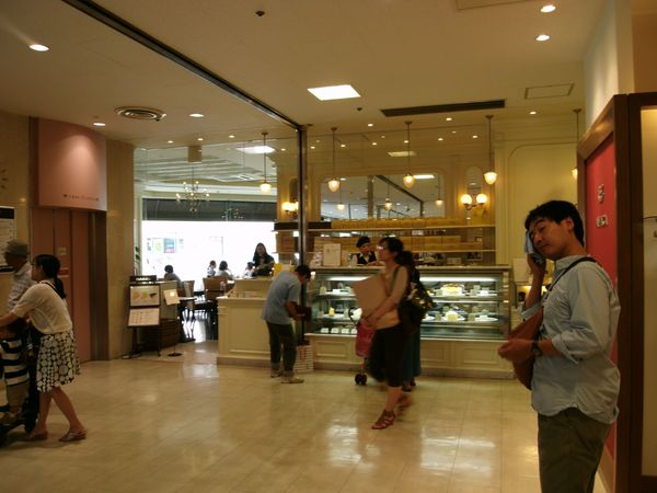 7.26 - 友人と高級喫茶店「Herbs」でコーヒーとケーキを満喫_a0146065_121858.jpg