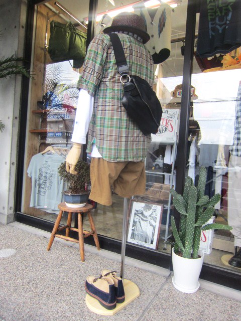 夏の大人のCHECK SHIRTS♪ James Mortimer 入荷・済です♪♪_d0152280_12402735.jpg