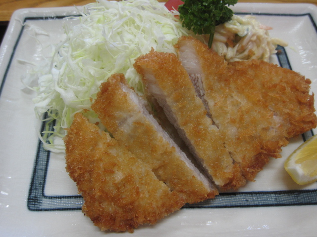 とんかつハウスとんとん空港店「ロースカツ定食¥900」@伊丹空港近く_b0042308_14394881.jpg