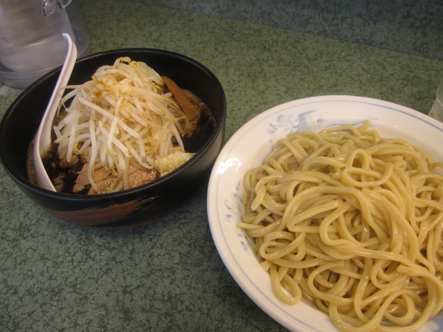 ラーメン二郎 「小ブタつけ麺」¥950@新宿小滝橋通り店_b0042308_17852.jpg