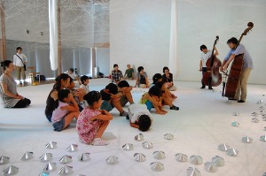 展関連ワークショップ「深い海の音にただよう」~コントラバス編~_c0222139_1642425.jpg