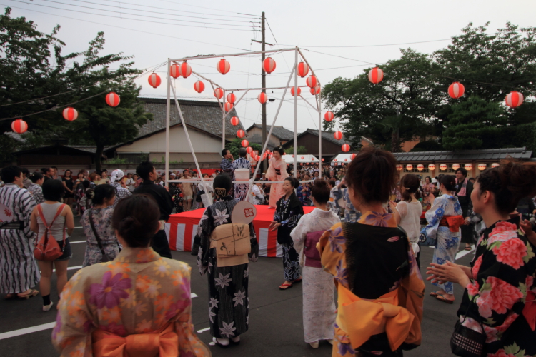上七軒盆踊り_e0051888_1213241.jpg