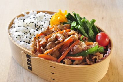 豚の細切り炒め弁当_b0171098_9534697.jpg