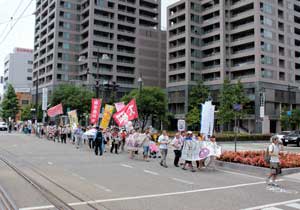 「岡山デモ~放射能汚染のない日々を希望する行進~」に参加しました。_d0155415_1371999.jpg