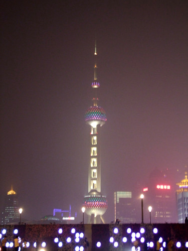 「中国・上海　夜の街を歩きます」_a0000029_1231018.jpg
