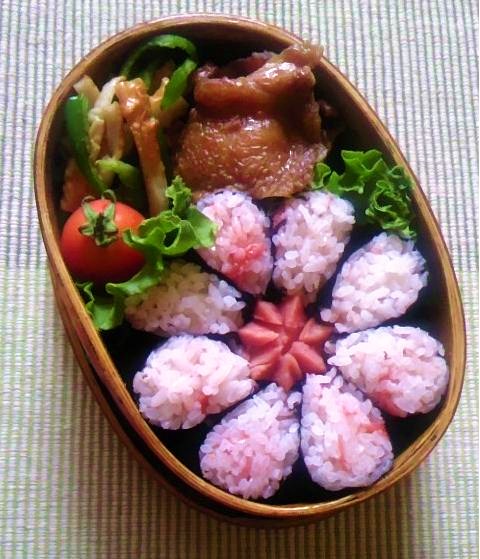 8 2 手順画像有 簡単花型海苔巻きのお弁当 Yuka Sレシピ