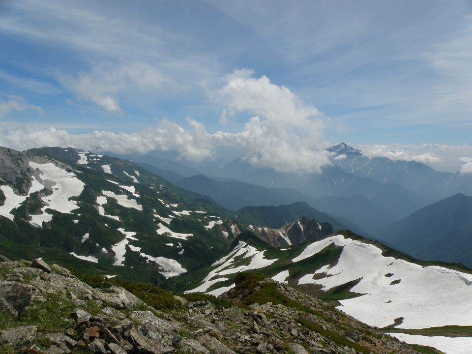 2012/夏山#2　お花畑・雪渓・展望の広がる旭岳→白馬岳山頂 201/07/26-27　快晴　単独_c0134193_319183.jpg