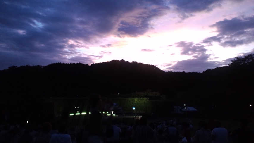 古墳祭初日 石舞台にて_f0015517_133080.jpg