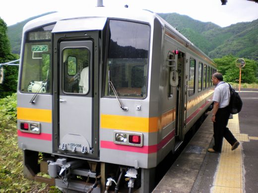 真夏の中国地方ローカル線7 (芸備線)_b0005281_14415449.jpg