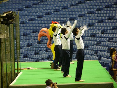 伯和ビクトリーで見たのは・・・鳥?鶏?_b0166128_9445480.jpg