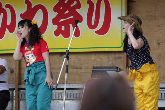 雨もまた良し、夏ライブ♪_e0235910_23425970.jpg