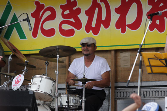 雨もまた良し、夏ライブ♪_e0235910_23511068.jpg