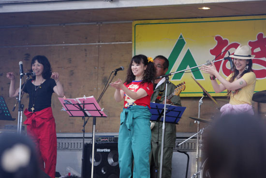 雨もまた良し、夏ライブ♪_e0235910_2359787.jpg