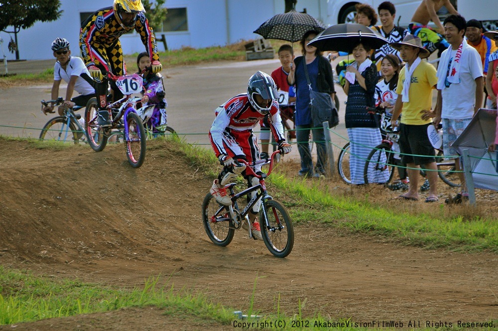 ２０１２JOSF緑山ソレイユ杯VOL14：BMX３０オーバー決勝　動画あり　_b0065730_9113453.jpg