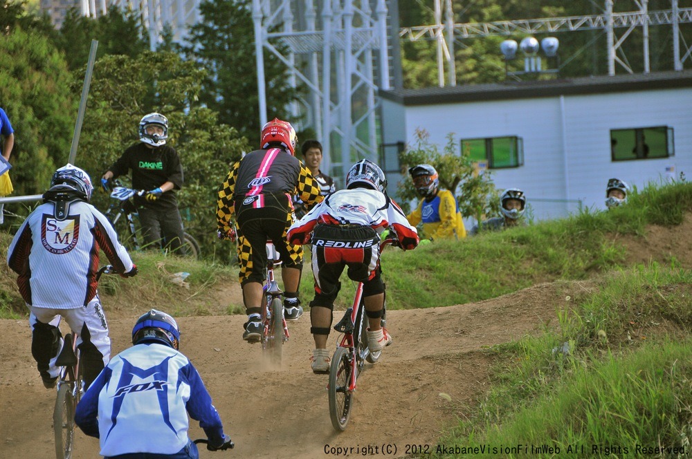 ２０１２JOSF緑山ソレイユ杯VOL14：BMX３０オーバー決勝　動画あり　_b0065730_975453.jpg