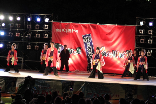 伸ばした手の先に・ダンス八木節2012_a0014141_0404963.jpg