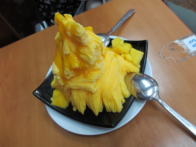 マンゴースノーアイス@味香園甜品_c0212604_19554290.jpg