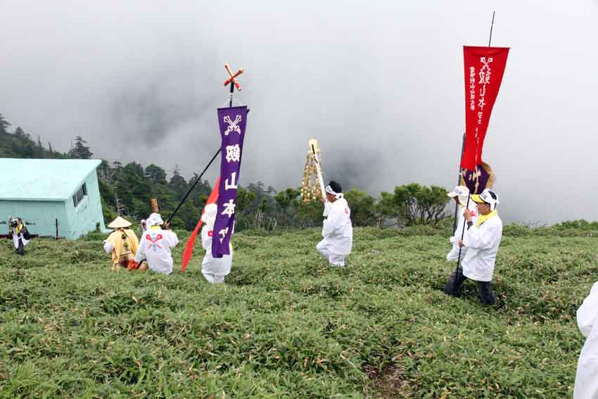 2012「剣山夏祭り」～劔山本宮劔神社例大祭～14♪「神輿渡御」♪_d0058941_203319.jpg