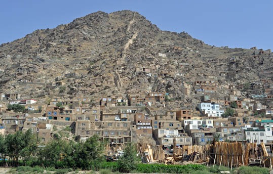 アフガニスタンの山と街並み　～今日の一枚～_d0106555_1485359.jpg