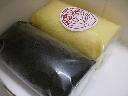 パティスリーJUNさんのロールケーキ!!_f0172281_1947693.jpg