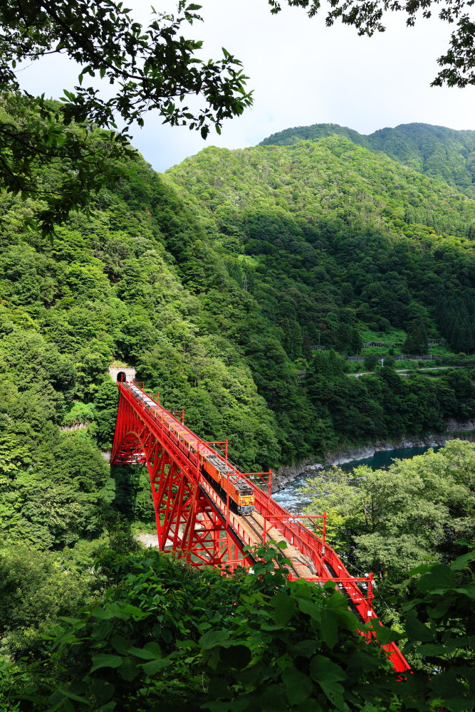 黒部峡谷鉄道トロッコ列車　（欅平）_b0174626_11105852.jpg