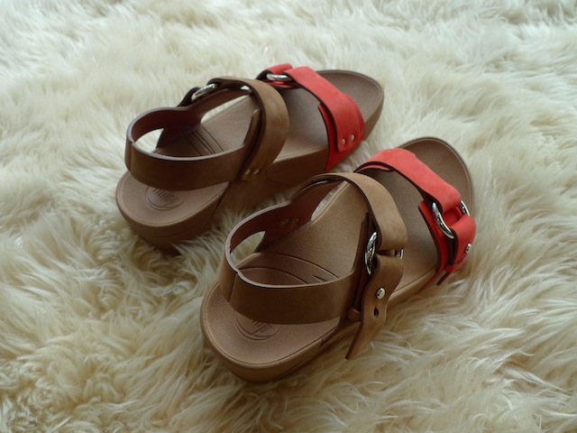 FITFLOP VIA BAR DETAIL_f0111683_15424829.jpg