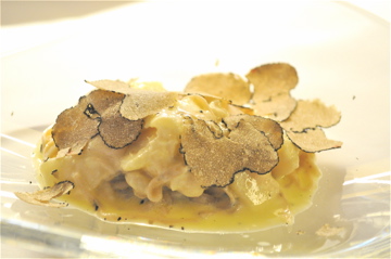 桃とトリュフの冷製パスタ、いかがですか?_c0130206_2054312.jpg