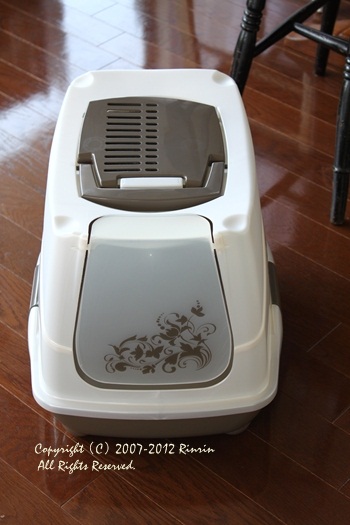 猫のトイレ(2)_e0237680_13285715.jpg