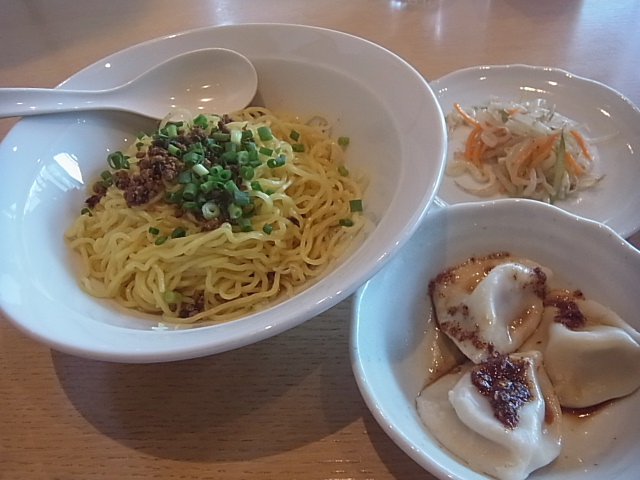 本郷界隈－栄児家庭料理で「汁なし坦々麺」_d0063149_21123269.jpg