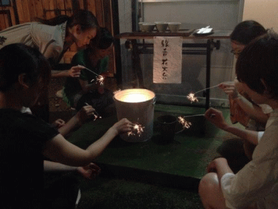 大人の線香花火 しずかにパチパチ_a0251920_9244441.gif