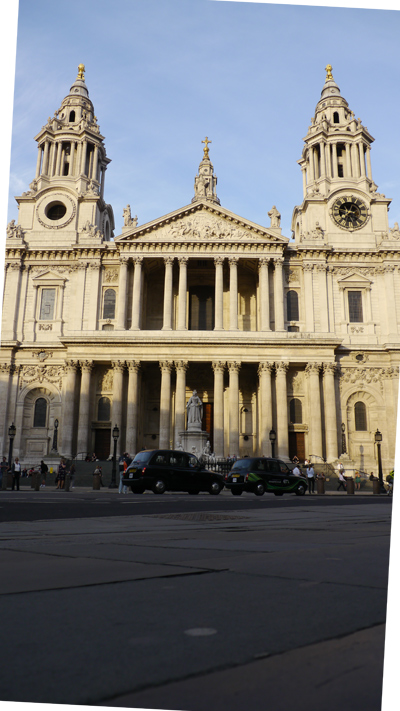 “I hear St.Paul\'s  bells a ringing,British Cavalry choirs are singing...? ”LONDONで撮影した写真_b0032617_1443389.jpg