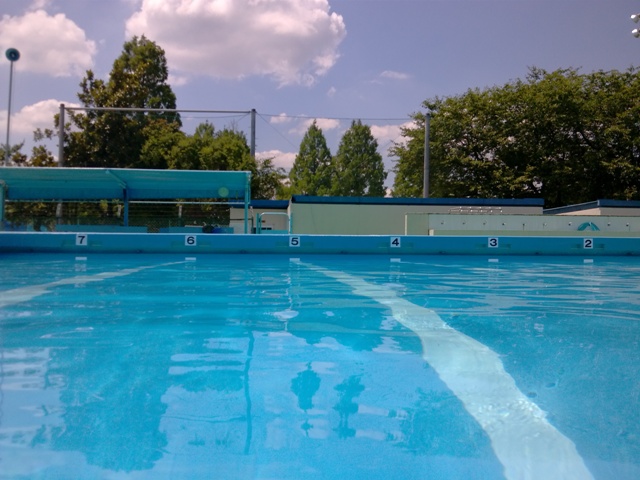 プール_c0160822_22532321.jpg